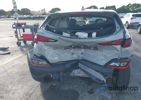 2022 Hyundai Kona Se z USA, uszkodzony, nr VIN KM8K22AB8NU767413